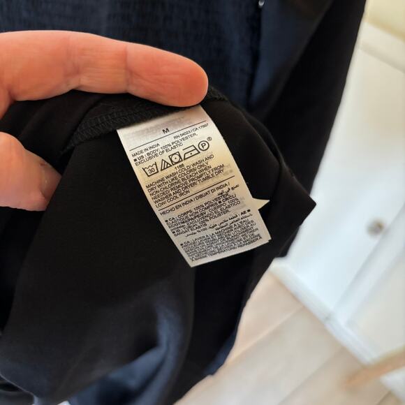 Old Navy NWOT Women's Black Smocked Textured Mini Dress Size M - Picture 4 of 6